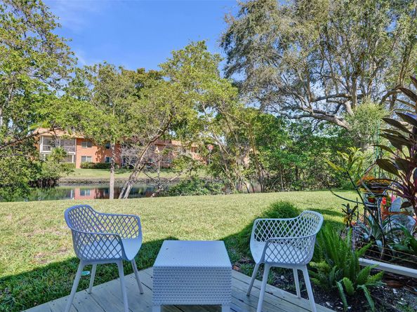 81 NE 17th Ct, Fort Lauderdale FL 33305