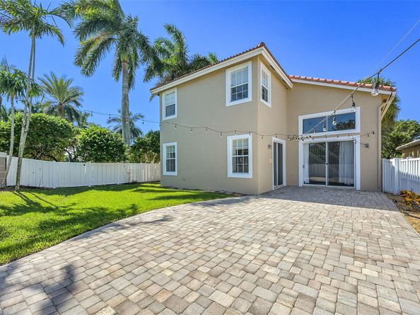 5301 NW 123rd Ter, Coral Springs FL 33076