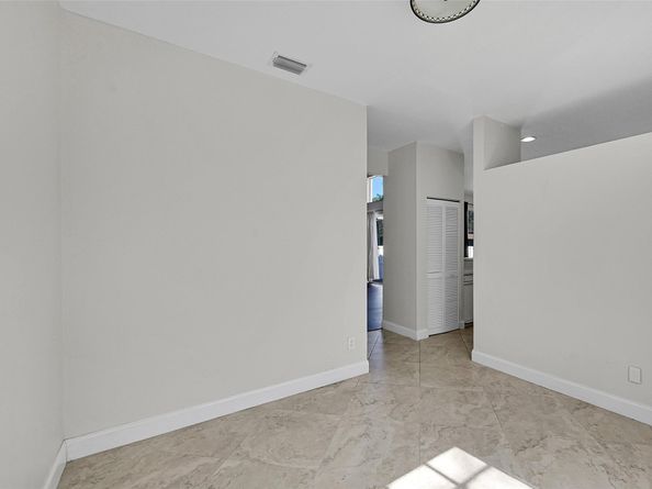 5301 NW 123rd Ter, Coral Springs FL 33076