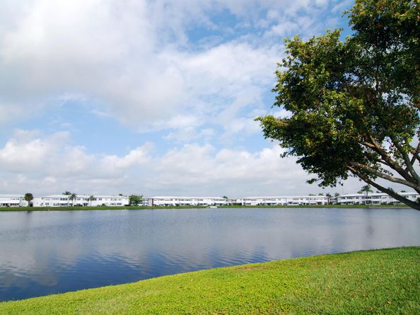 101 Leisure Lake Circle 102, Boynton Beach FL 33426