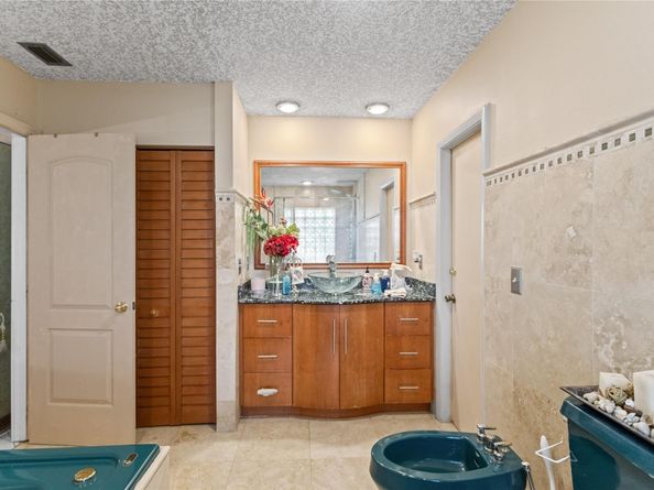 10731 NW 17th St, Coral Springs FL 33071