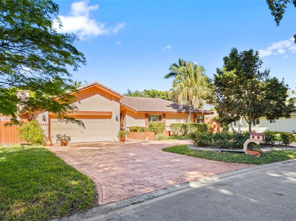10731 NW 17th St, Coral Springs FL 33071