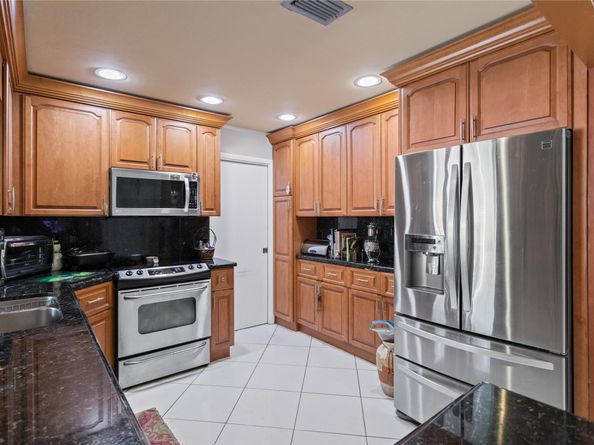 10731 NW 17th St, Coral Springs FL 33071