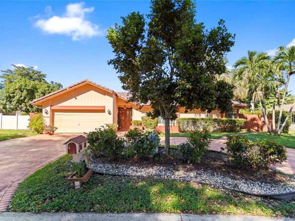 10731 NW 17th St, Coral Springs FL 33071