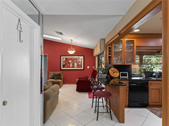 10731 NW 17th St, Coral Springs FL 33071