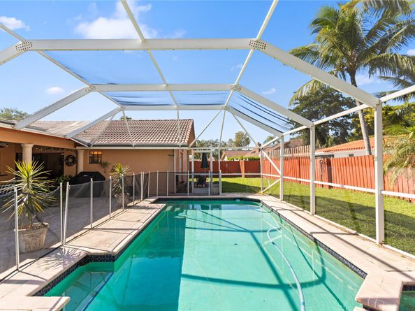 10731 NW 17th St, Coral Springs FL 33071