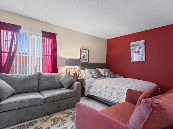 10731 NW 17th St, Coral Springs FL 33071