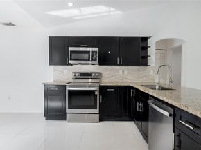 1811 SW 124th Way, Miramar FL 33027