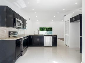 1811 SW 124th Way, Miramar FL 33027
