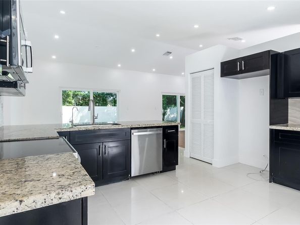 1811 SW 124th Way, Miramar FL 33027
