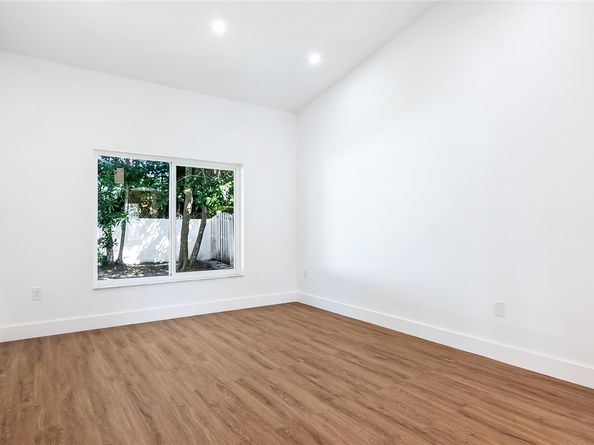 1811 SW 124th Way, Miramar FL 33027