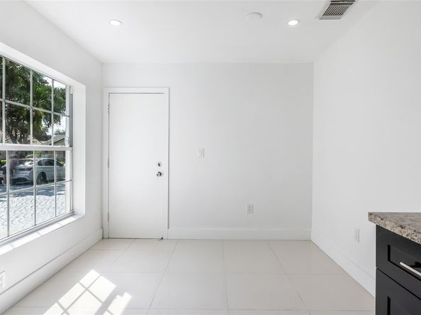 1811 SW 124th Way, Miramar FL 33027