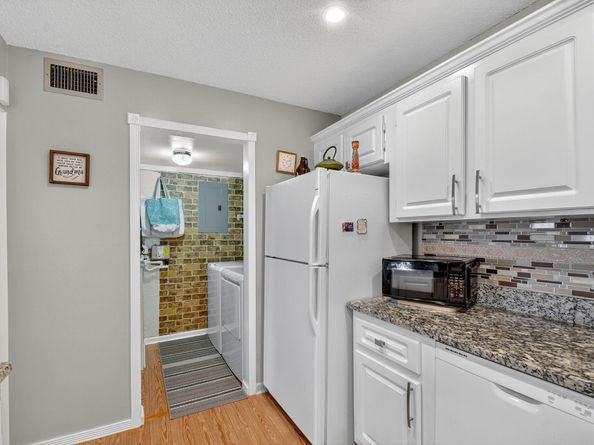 426 Pine Glen Ln c2, Greenacres FL 33463