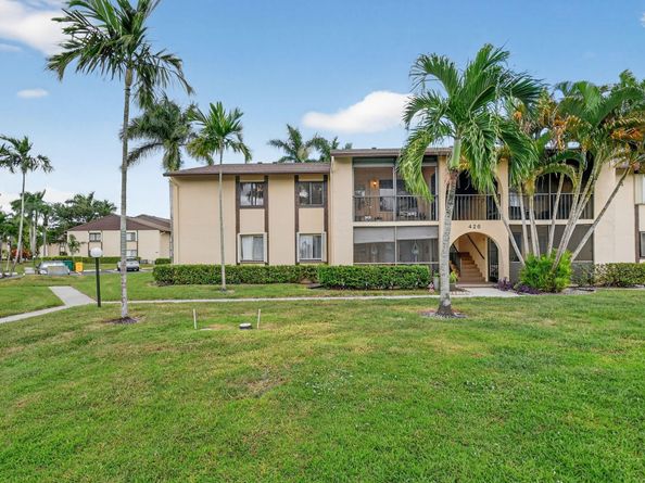 426 Pine Glen Ln c2, Greenacres FL 33463