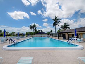 426 Pine Glen Ln c2, Greenacres FL 33463