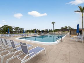 426 Pine Glen Ln c2, Greenacres FL 33463