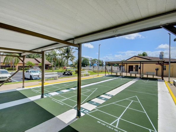 426 Pine Glen Ln c2, Greenacres FL 33463