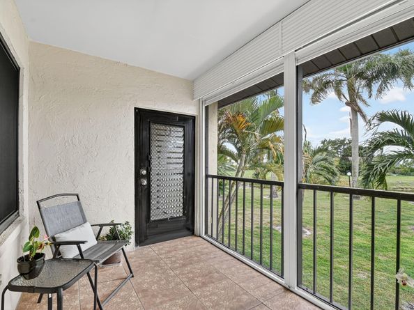 426 Pine Glen Ln c2, Greenacres FL 33463