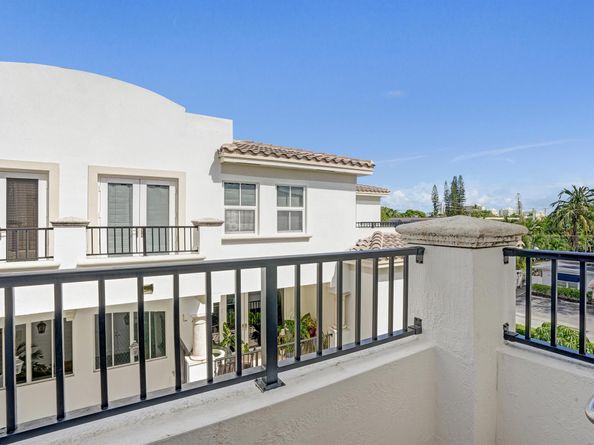 835 NE 16th Terrace, Fort Lauderdale FL 33304