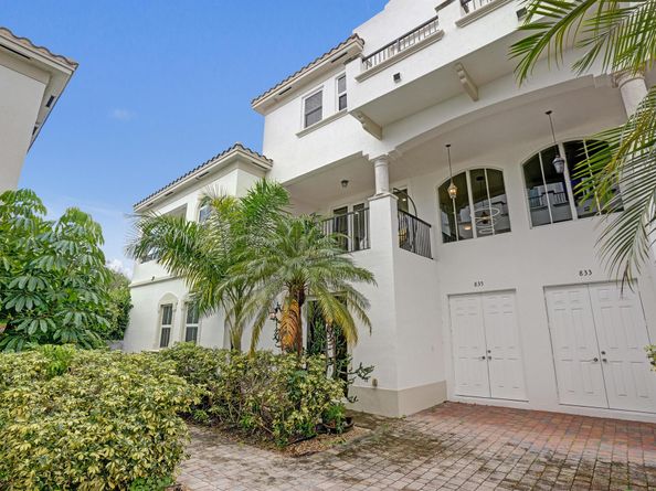 835 NE 16th Terrace, Fort Lauderdale FL 33304
