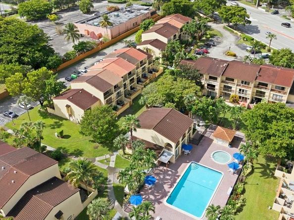 7793 Grande St 7793, Sunrise FL 33351
