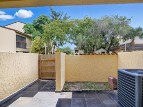 7793 Grande St 7793, Sunrise FL 33351