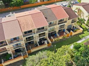 7793 Grande St 7793, Sunrise FL 33351