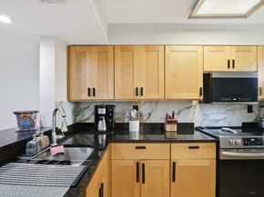 7793 Grande St 7793, Sunrise FL 33351