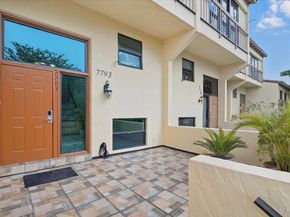 7793 Grande St 7793, Sunrise FL 33351