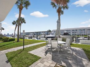 104 Paradise Harbour Boulevard 203, North Palm Beach FL 33408