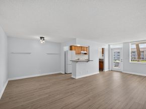 104 Paradise Harbour Boulevard 203, North Palm Beach FL 33408