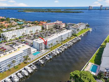 104 Paradise Harbour Boulevard