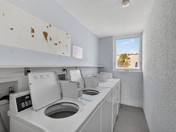 104 Paradise Harbour Boulevard 203, North Palm Beach FL 33408
