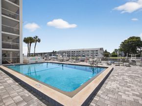 104 Paradise Harbour Boulevard 203, North Palm Beach FL 33408