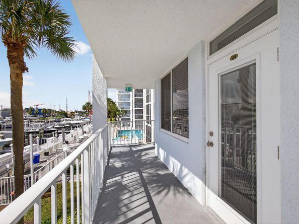 104 Paradise Harbour Boulevard 203, North Palm Beach FL 33408