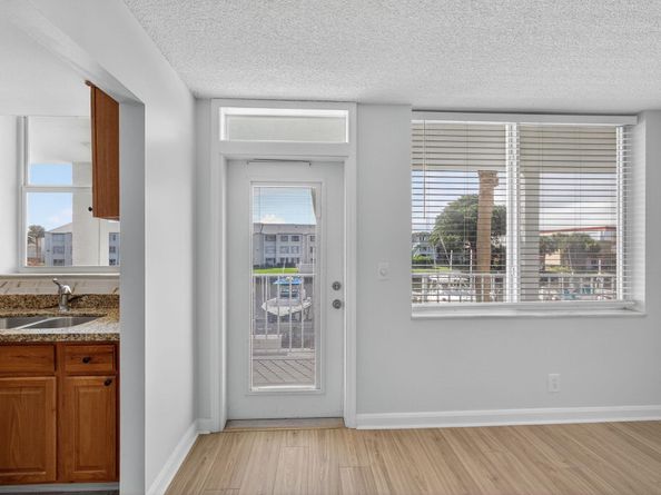 104 Paradise Harbour Boulevard 203, North Palm Beach FL 33408