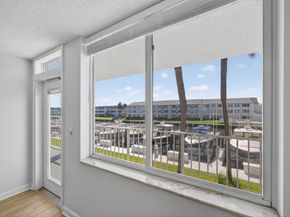 104 Paradise Harbour Boulevard 203, North Palm Beach FL 33408