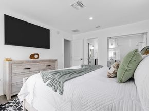 1456 Cross Way, West Palm Beach FL 33401
