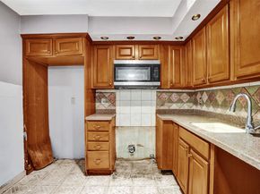 2801 Somerset Dr 101, Lauderdale Lakes FL 33311