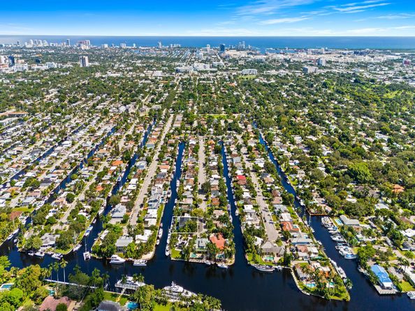 1317 Tangelo Isle, Fort Lauderdale FL 33315