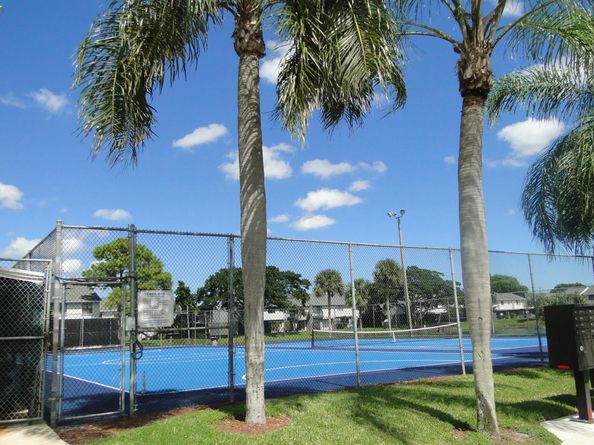 4605 Pier Drive, Greenacres FL 33463