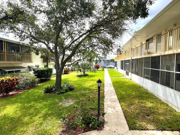 11 SW 4th Avenue 8, Boca Raton FL 33432