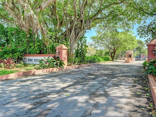 660 Tennis Club Dr 306, Fort Lauderdale FL 33311