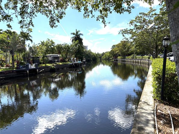 660 Tennis Club Dr 306, Fort Lauderdale FL 33311