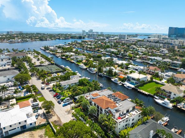 1532 SE 12th St PH1, Fort Lauderdale FL 33316