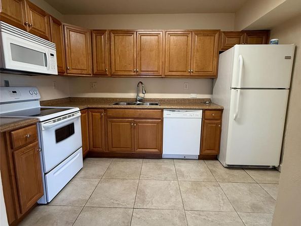 621 E 13th St, Hialeah FL 33010