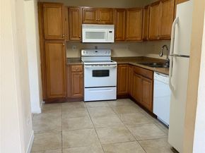 621 E 13th St, Hialeah FL 33010