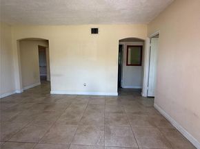 621 E 13th St, Hialeah FL 33010
