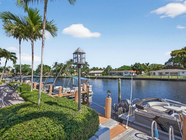 130 Cypress Club Drive 324, Pompano Beach FL 33060