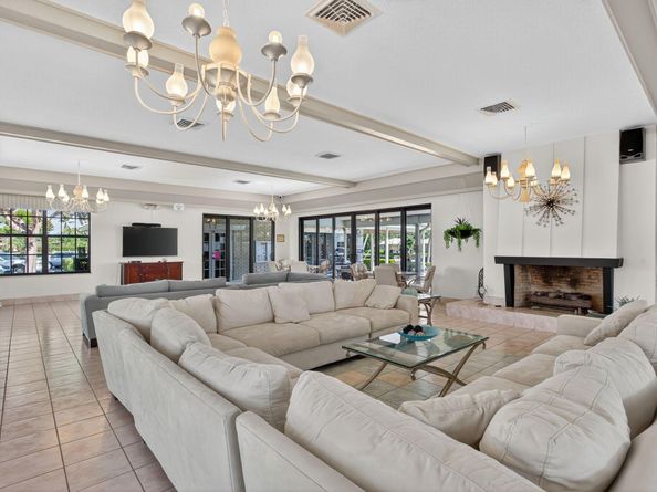 130 Cypress Club Drive 324, Pompano Beach FL 33060